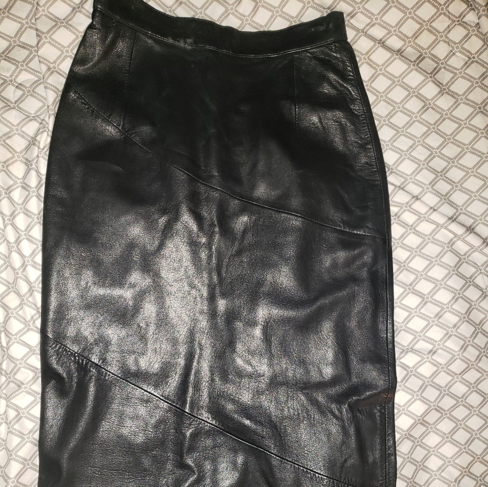 Genuine leather skirt